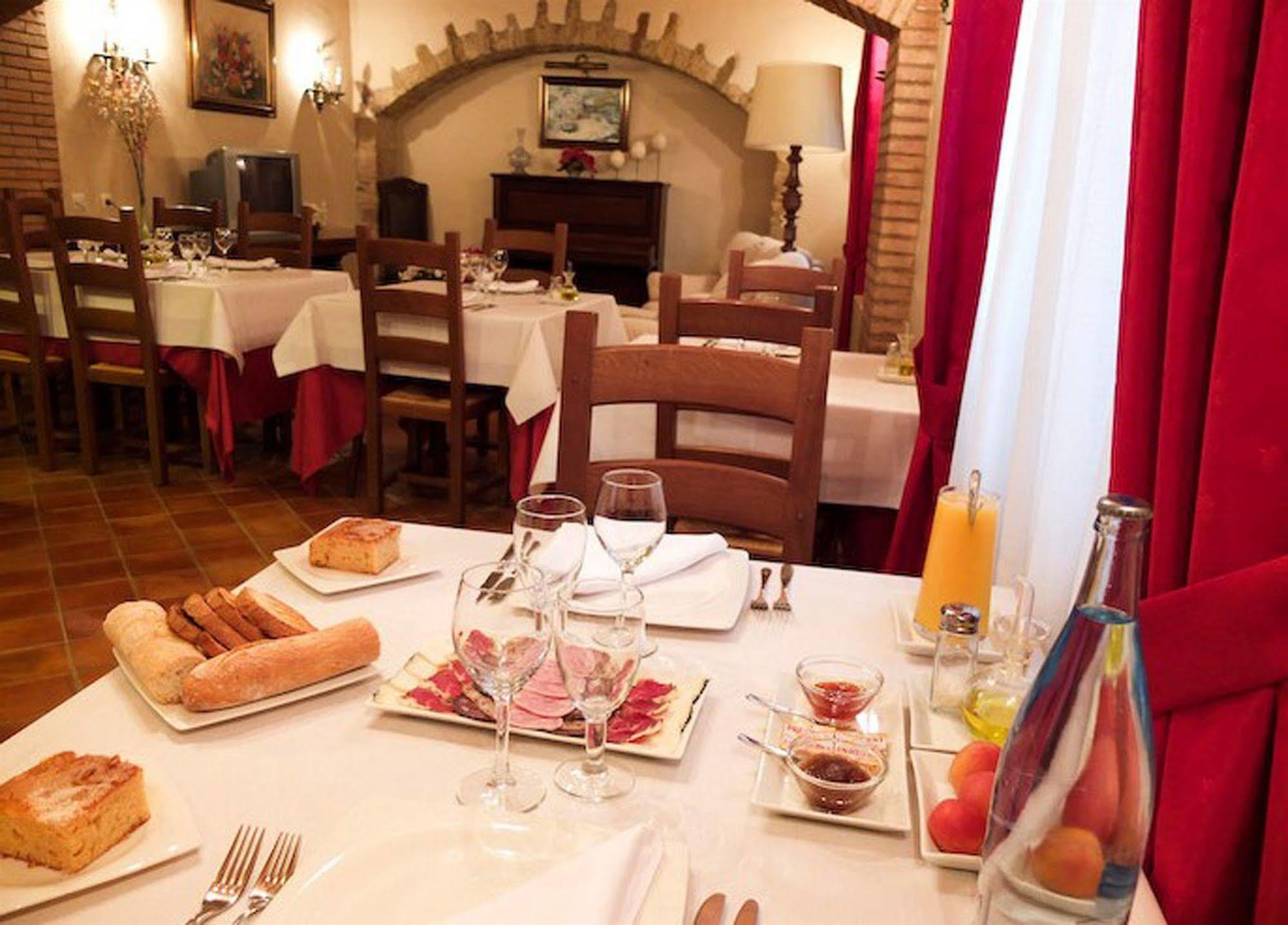 Hotel Sant Feliu Sant Feliu de Boada المظهر الخارجي الصورة